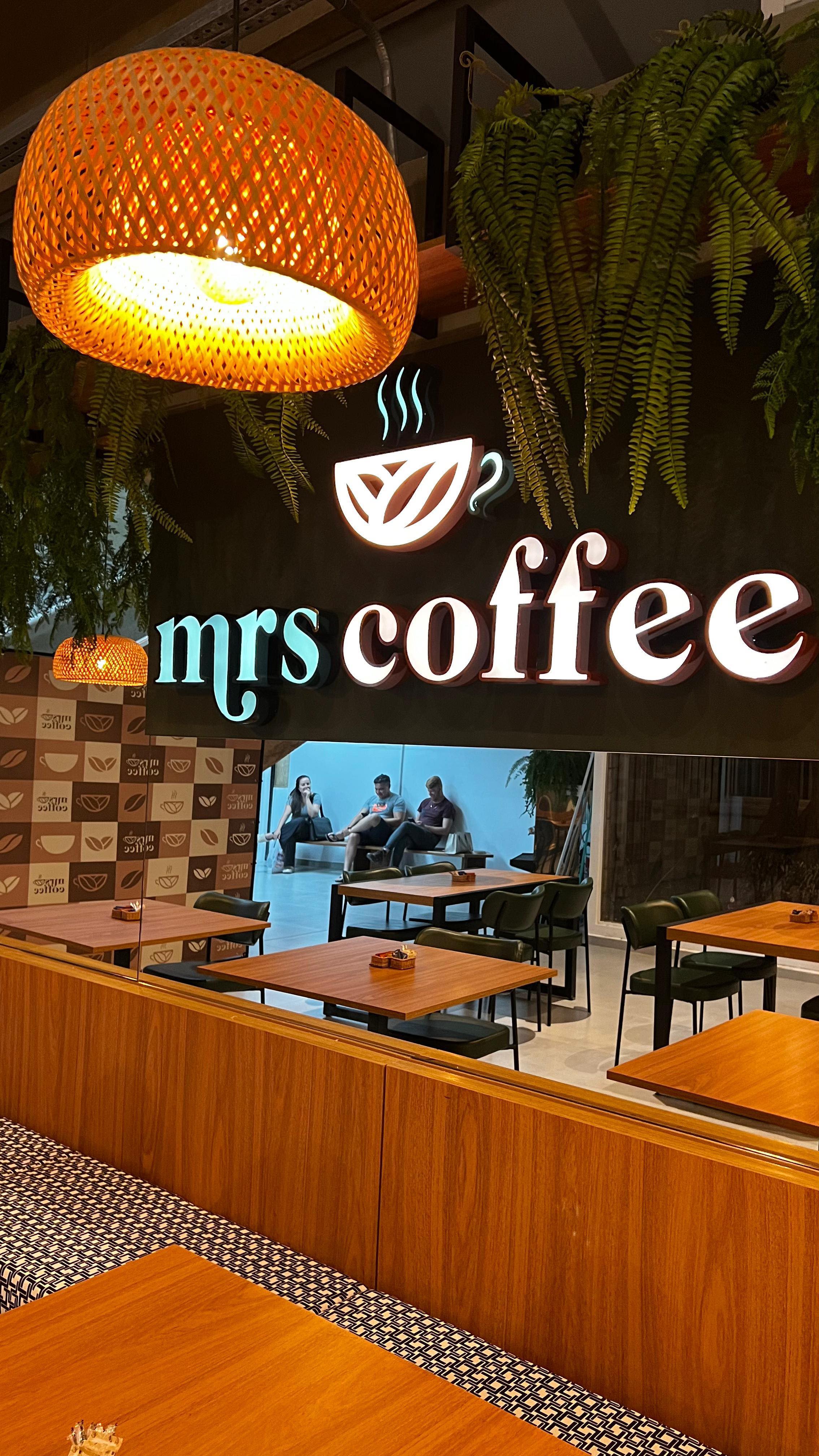 _____ uma semana da nossa inauguração, e por aqui saudades desse dia especial 🌿☕️🧡