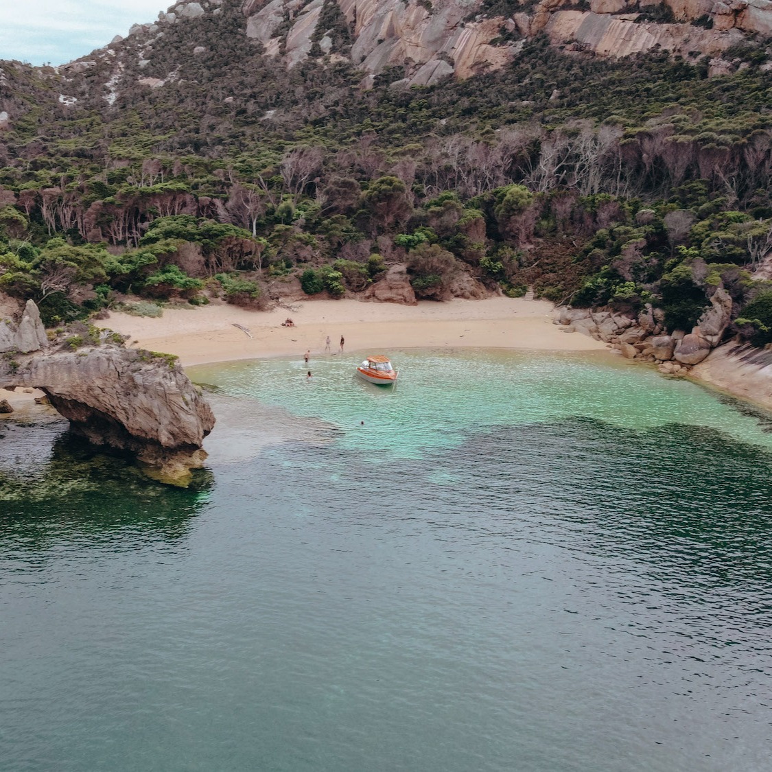 Top Island Destinations in Aus & NZ for Slow Travel in 2025 thumbnail