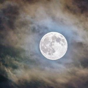 Cartas en luna llena thumbnail