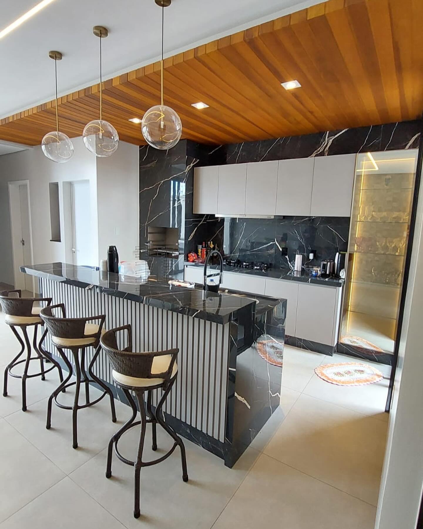 Móveis planejados para residencial e comercial. 
✅ Produto de alto padrão milimetricamente ajustável na largura e altura