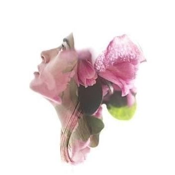 Sesión 1:1 Susurros del Alma from Casa Creama on WhatsApp. thumbnail