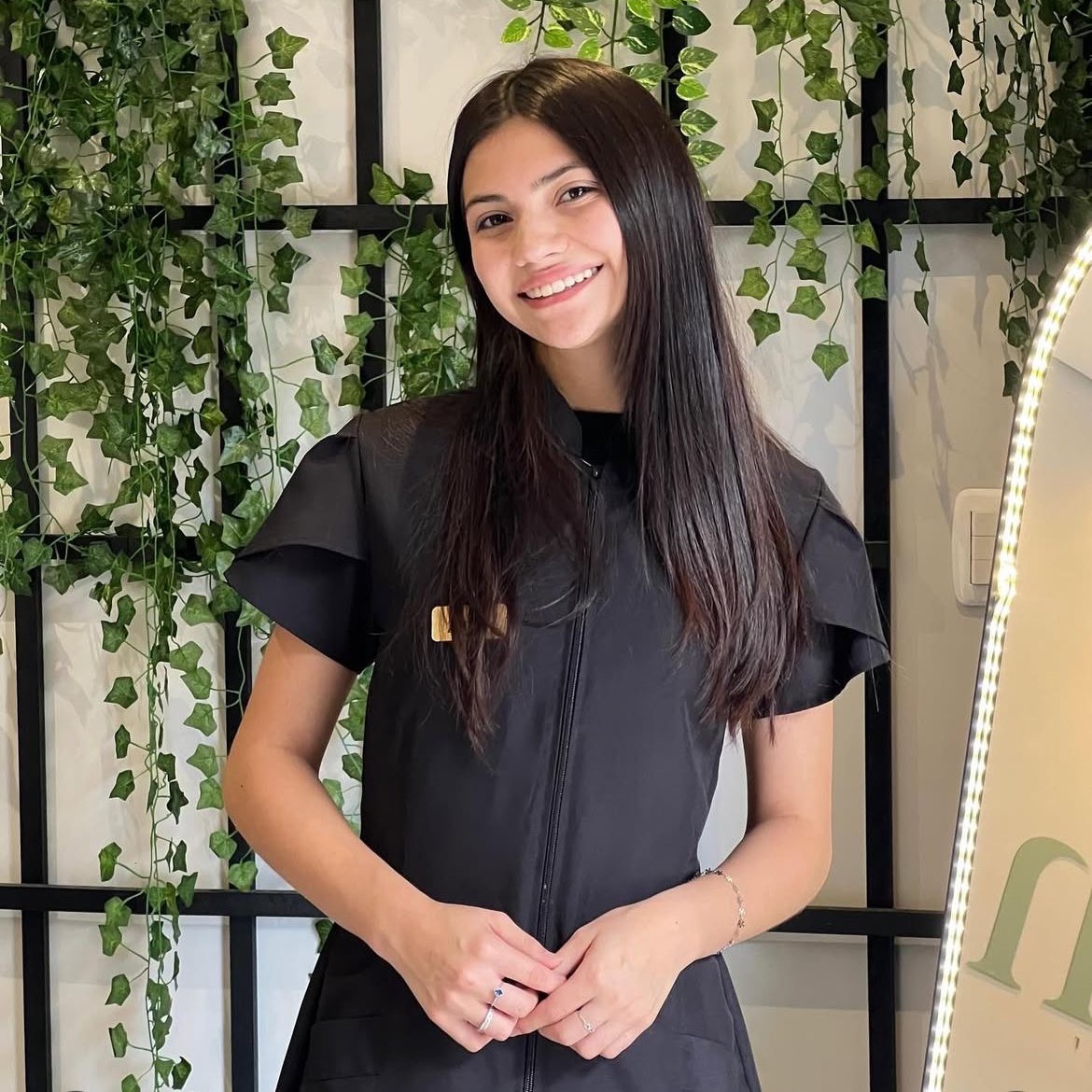 Nathália Monique - DESIGNER DE SOBRANCELHAS thumbnail