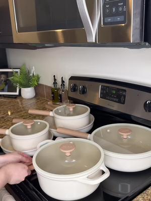 Amando la calidad y el color de mis nuevas ollas 🥰🤩 #carote #ollas #cocina #kitchen #tiktok #fy #fyp #finds