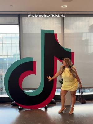 @tiktok creators thanks for the invite besties🫶🏼 catch me on live more often! #contentcreator #tiktokhq #beautycreator 