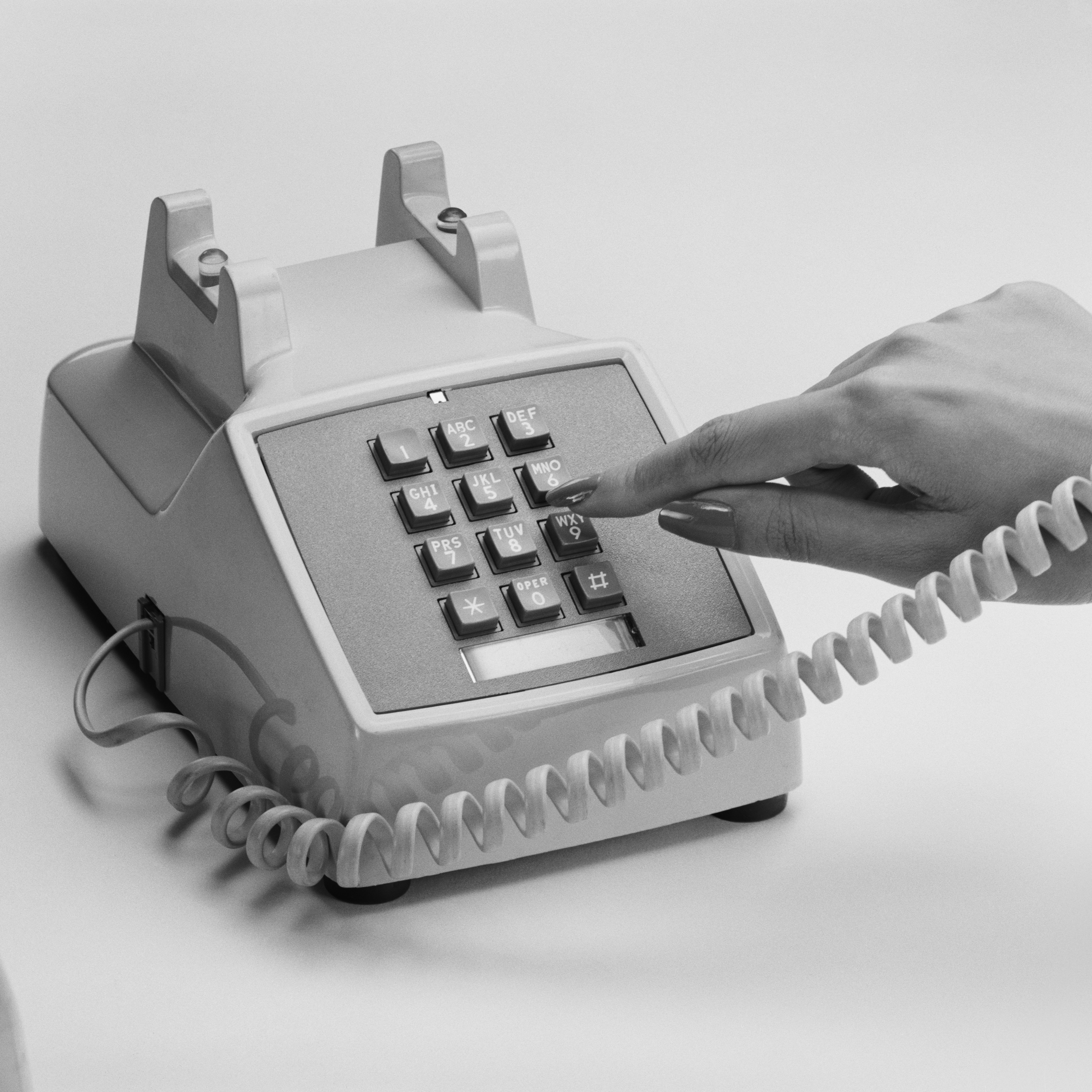 Hello Lovely Book a free call thumbnail