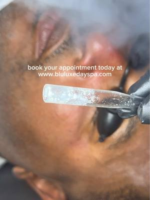 Clogged pores don’t just go away on their own — they need the right treatment + consistency ✨  Whether it’s blackheads, 