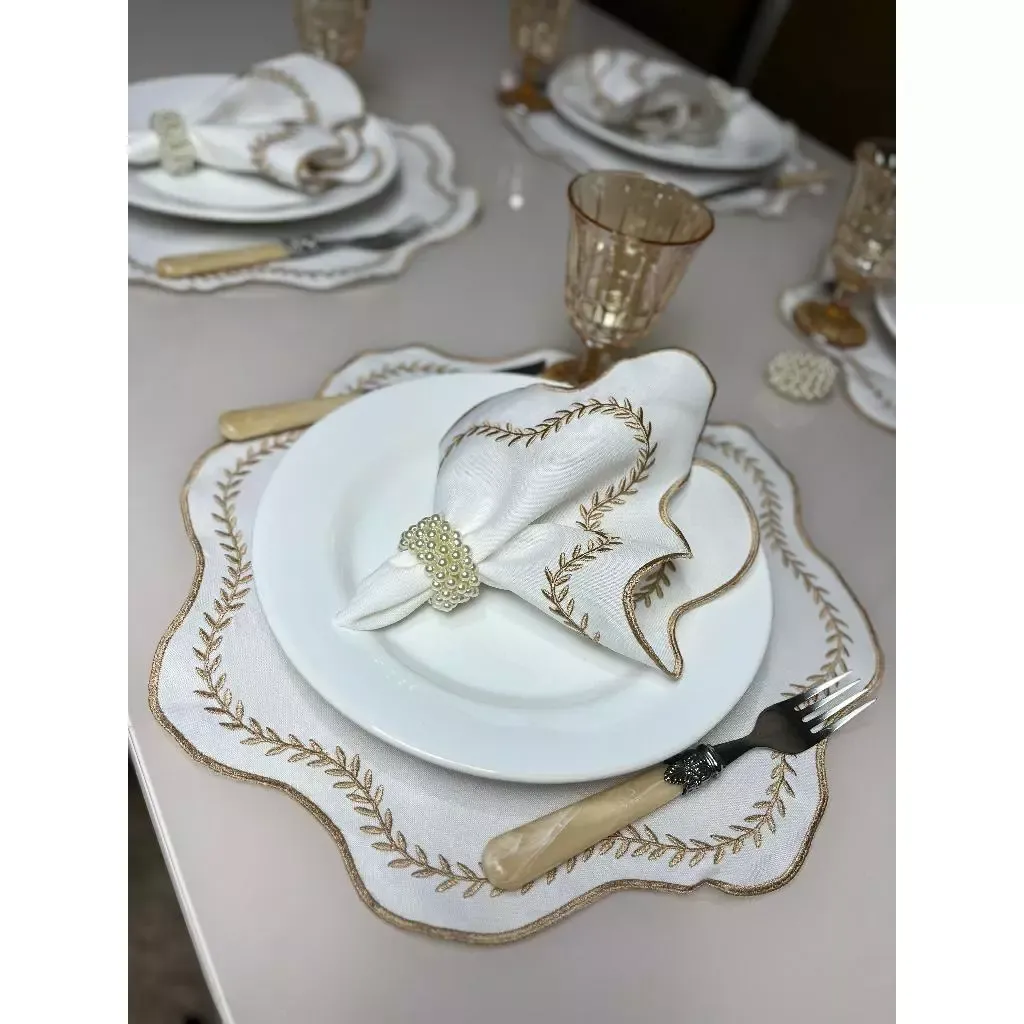 Jogo de mesa elegante thumbnail