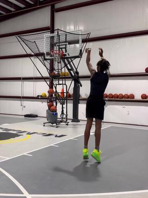 Eat the dream, sleep the dream, dream the dream. Great session with trainer @mcmullenbasketball tonight. I’ll keep worki