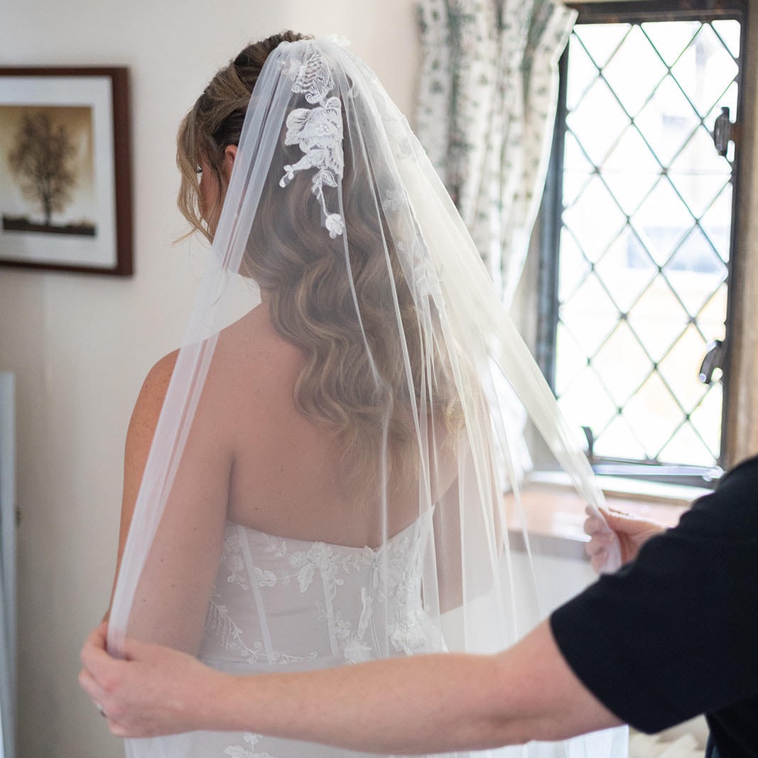 Bride Jess- Lee Hatherall photography  thumbnail