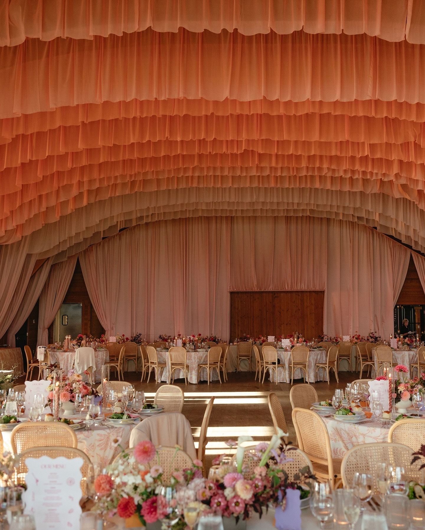 Here's what the experts say are the top 2025 wedding trends - 100 Layer Cake thumbnail