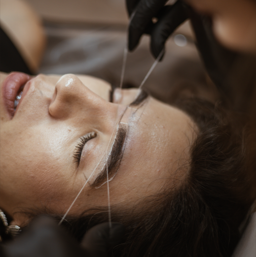 Lista de espera: design de sobrancelhas thumbnail