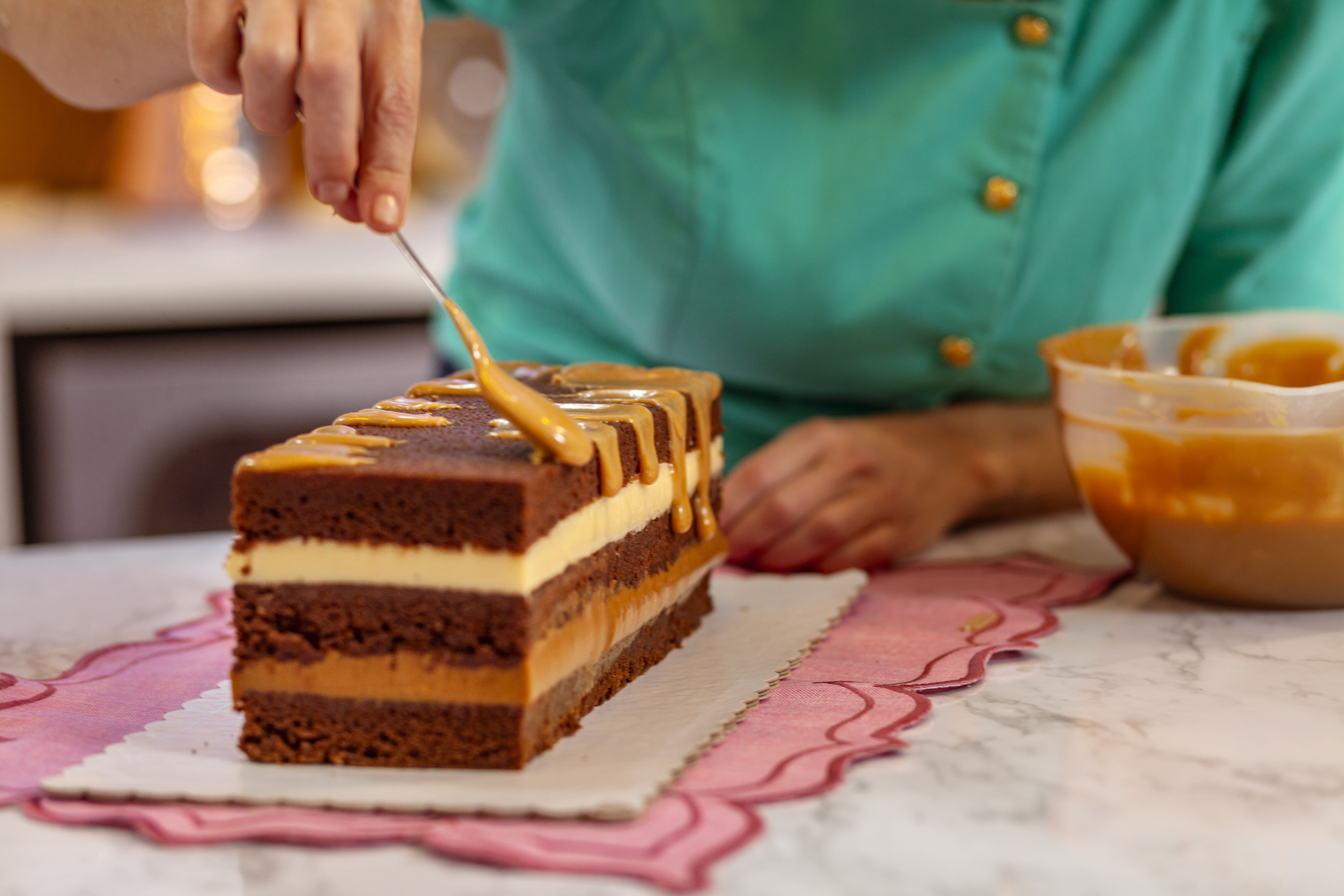 SLICE CAKES - Curso Online - Aprenda a fazer fatias de Bolos incríveis (apostila em PDF e vídeo-aula) thumbnail