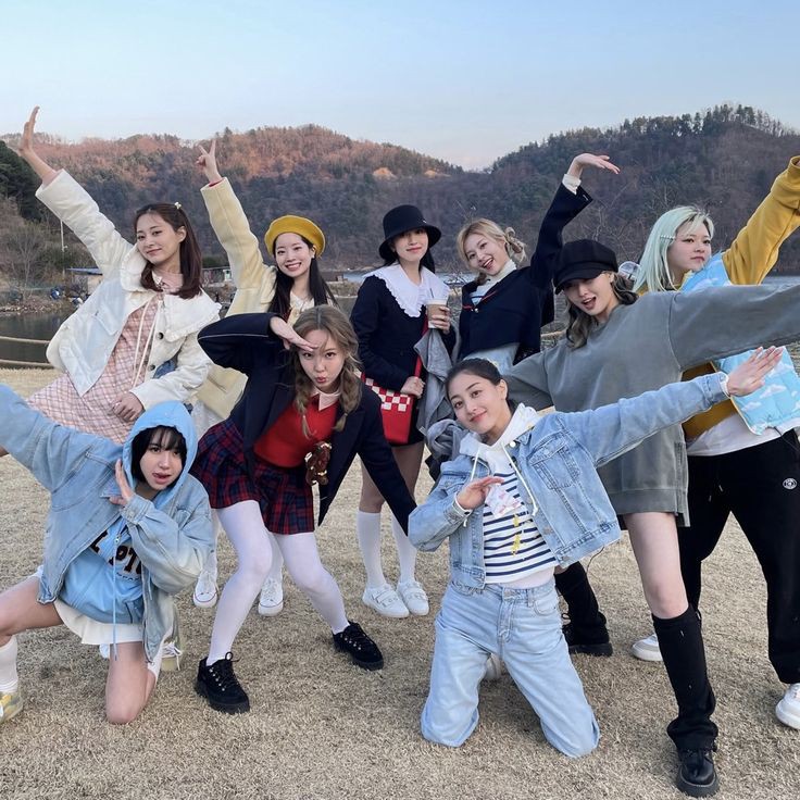 ──  𝗍⍵ꪱ๋ⲥᧉ. ☆ thumbnail