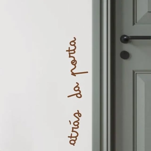 O monstro atrás da porta thumbnail