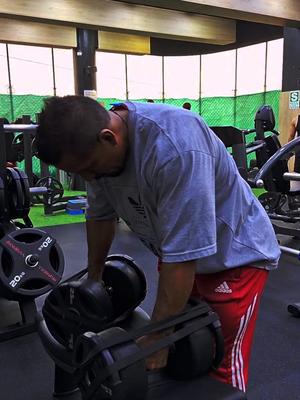 El hombre más fuerte, viene del niño más luchador. deja que tú niño pelee sus propiaa batallas. #gym #gymrat #gymbro #gy