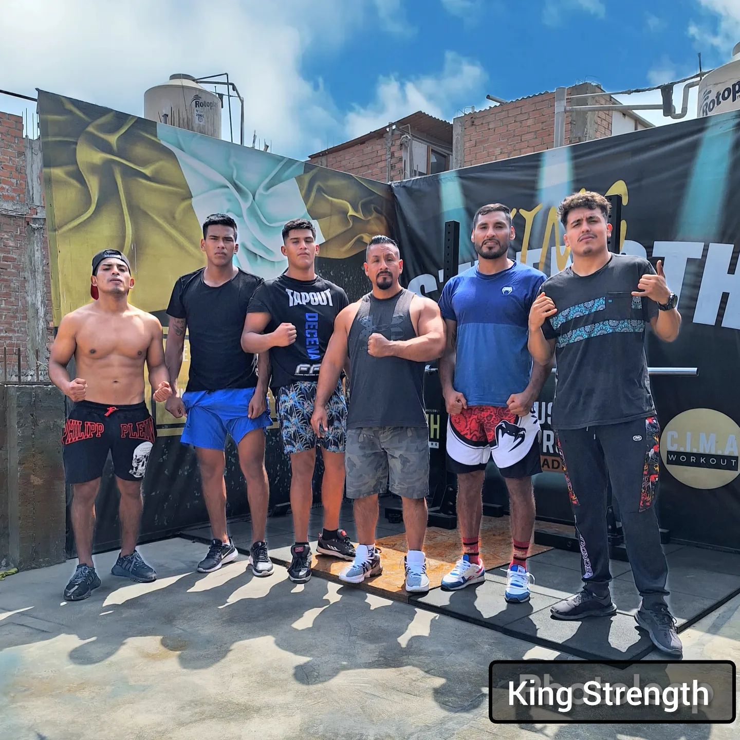 TEAM BAD DOY
Equipo de peleadores profesionales de MMA, desarrollan su acondicionamiento físico en:
@king_strengthpro 

