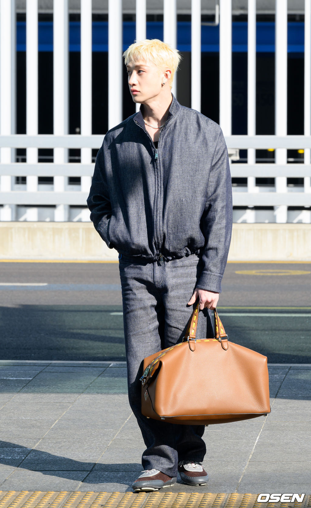 [사진]스트레이키즈 방찬,'시크한 출국' thumbnail