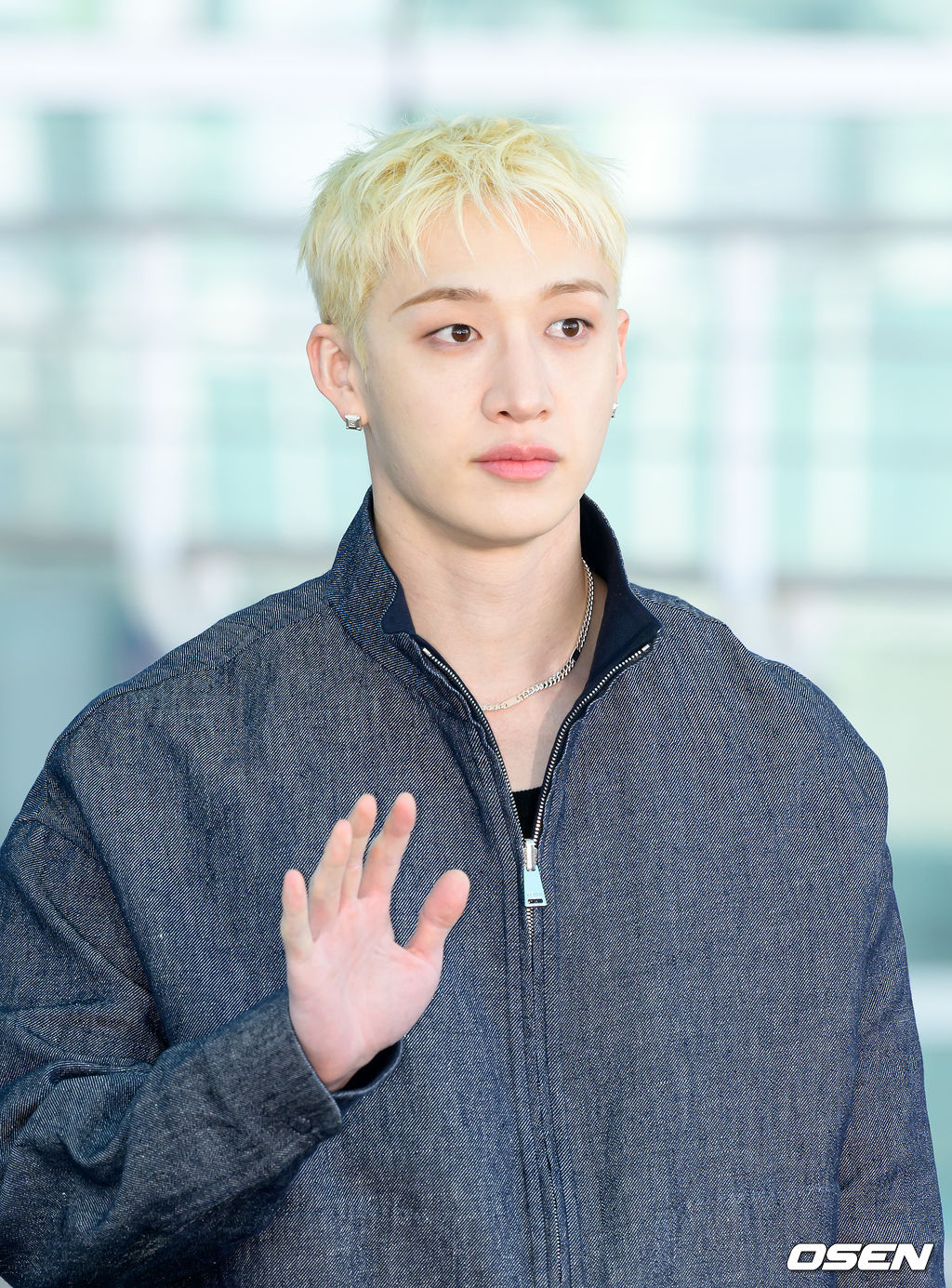 [사진]스트레이키즈 방찬,'설레는 인사' thumbnail