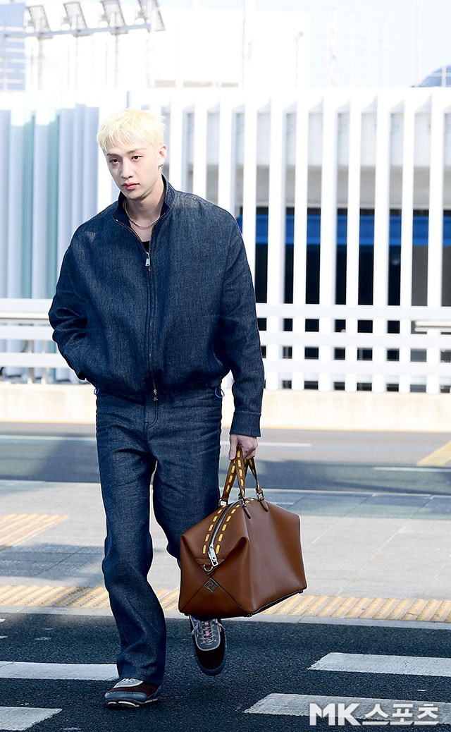 스키즈 방찬 ‘횡단보도 런웨이’ [MK포토] thumbnail