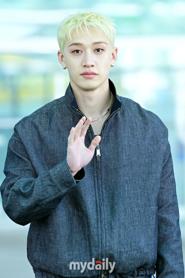 [MD포토] 스트레이 키즈 방찬 '시선잡는 금발' thumbnail