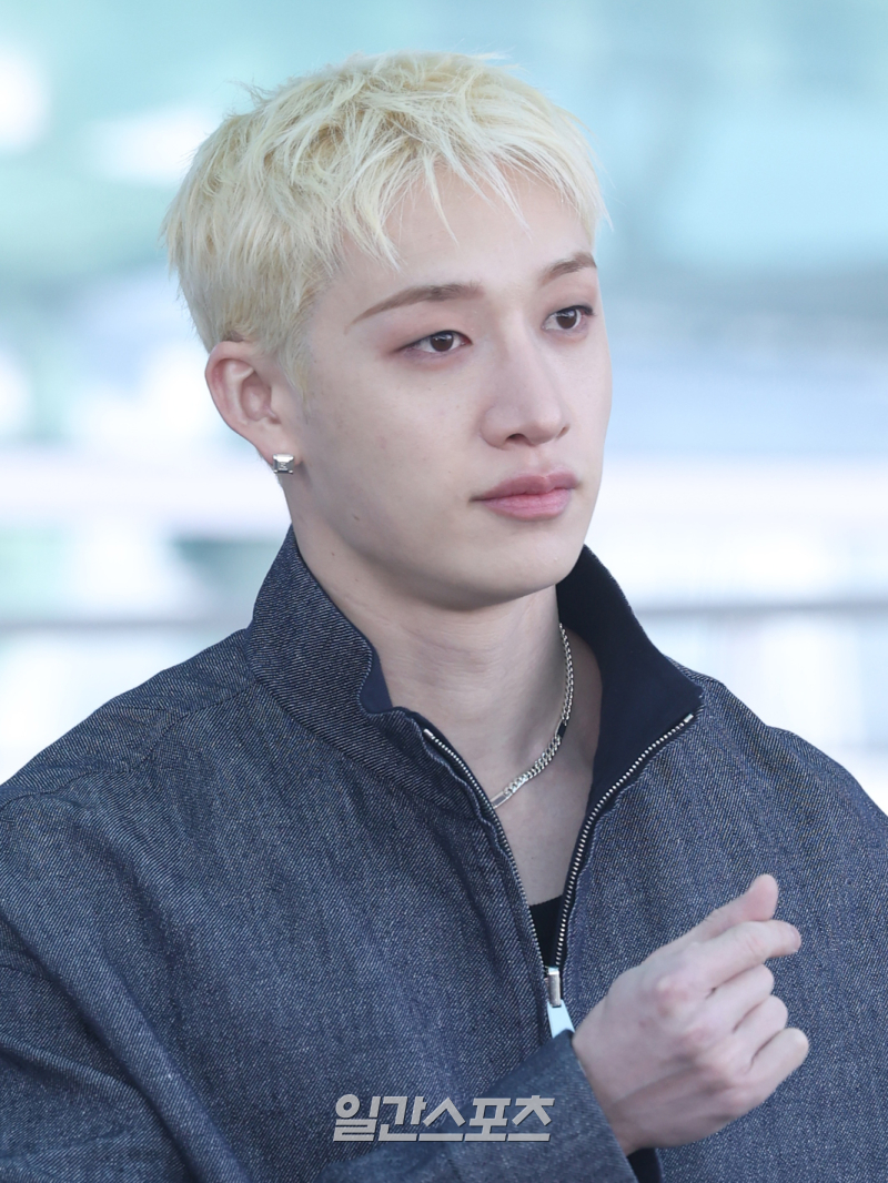 [포토] 스트레이 키즈 방찬, 손가락 하트 받으세요~ thumbnail