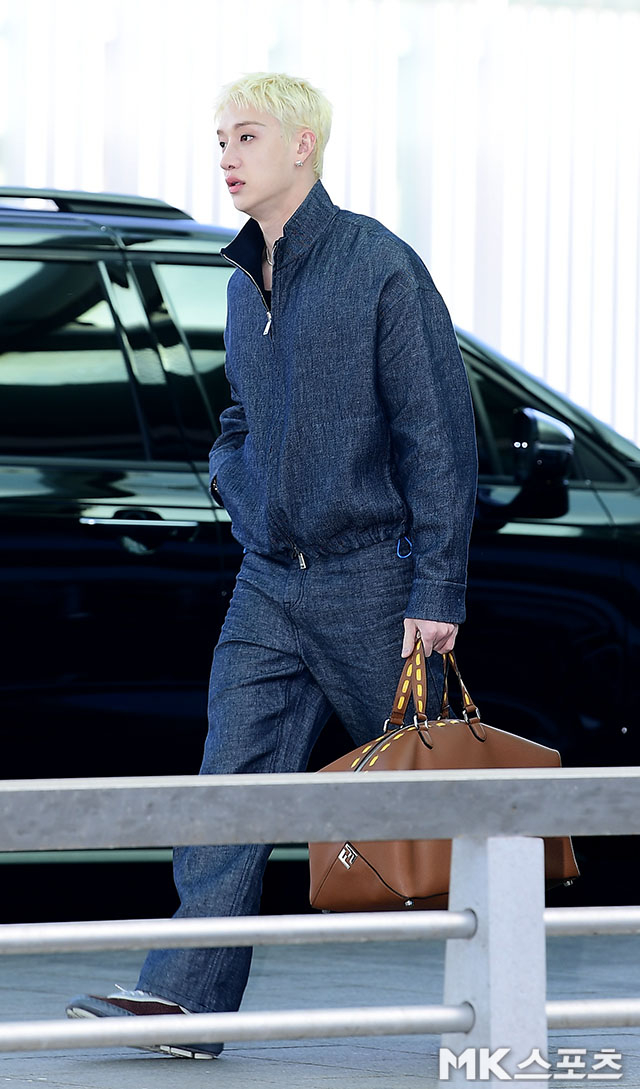 스트레이키즈 방찬 ‘밀라노 출국길’ [MK포토] thumbnail