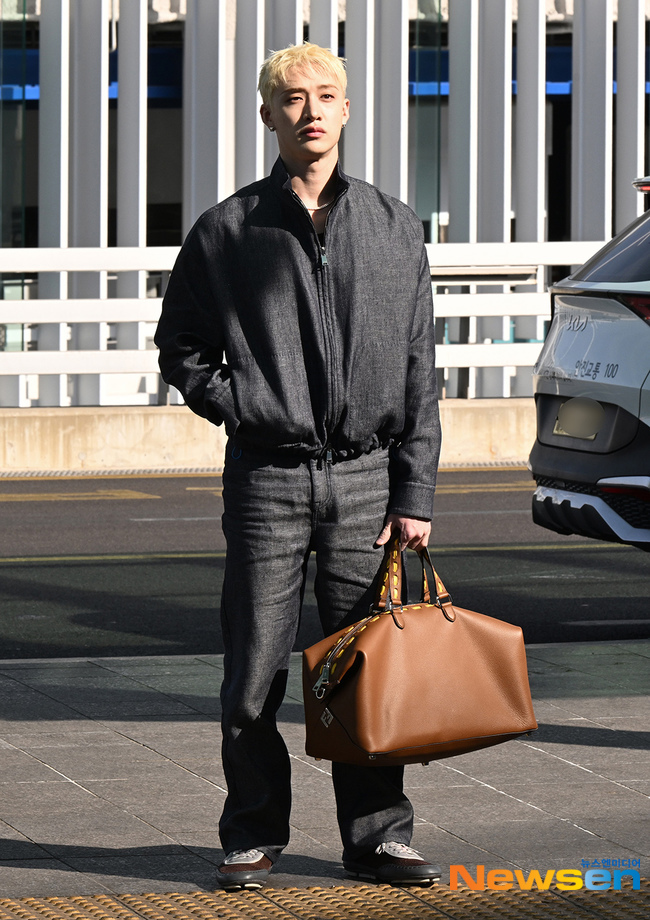 스트레이키즈 방찬, 카리스마 한가득 [포토엔HD] thumbnail