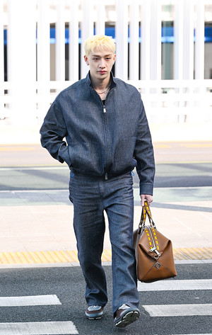 [포토] 스트레이 키즈 방찬 '댄디한 공항패션' - MHN / 엠에이치앤 thumbnail