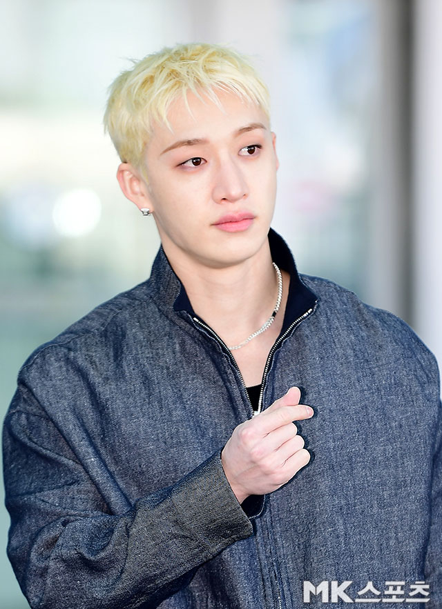 스키즈 방찬 ‘무심한 듯 손하트’ [MK포토] - MK스포츠 thumbnail