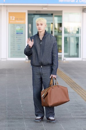 스트레이 키즈 방찬, 밀라노 펜디 2026-27 F/W 패션쇼 참석차 출국 thumbnail