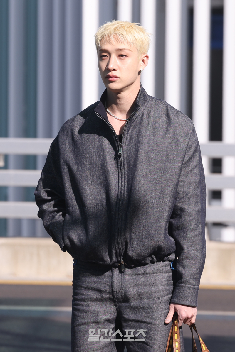 [포토] 스트레이 키즈 방찬, 금빛 비주얼 thumbnail