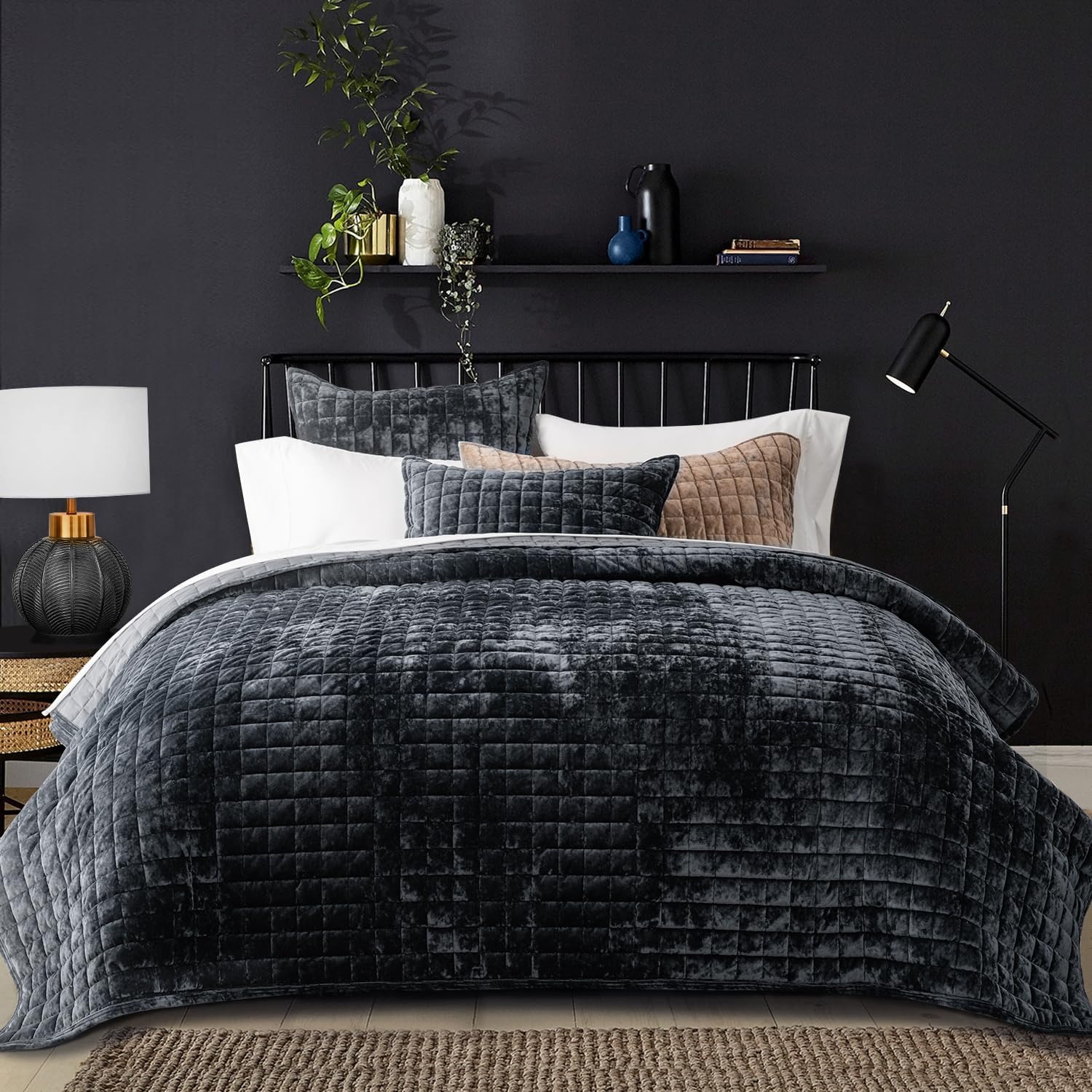Luxury Ultra Soft Velvet Quilt King Size Comforter Set thumbnail