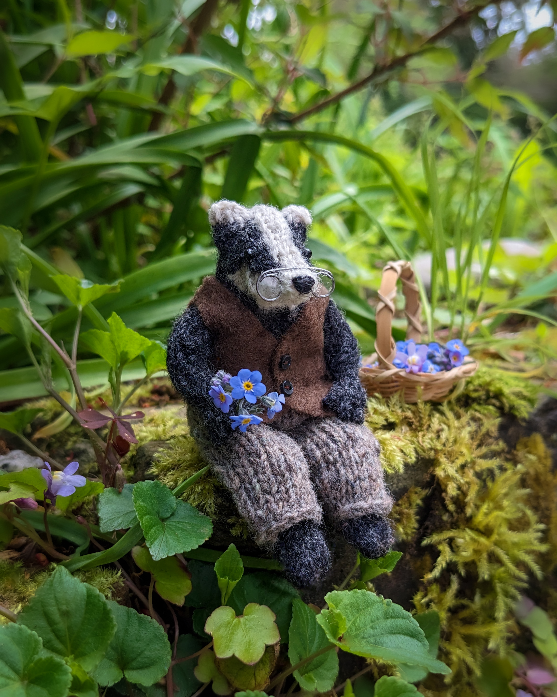 Little Badger Knitting Pattern 🧶 Collaboration with Claire Garland  thumbnail