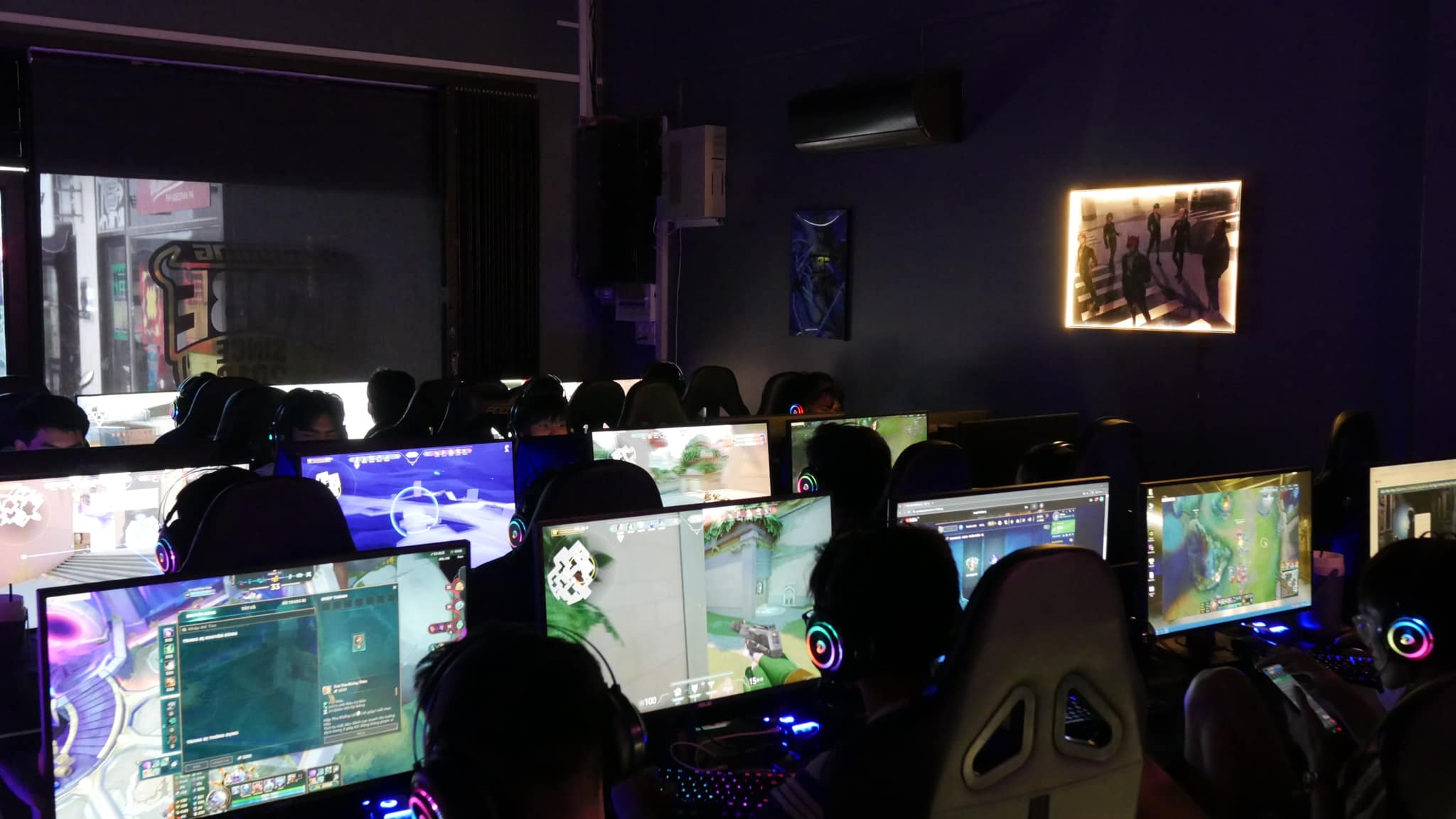 STANDARD ROOM 9.000Đ/GIỜ | I3 12100F |16GB | RTX 3050 | 165HZ MONITOR thumbnail