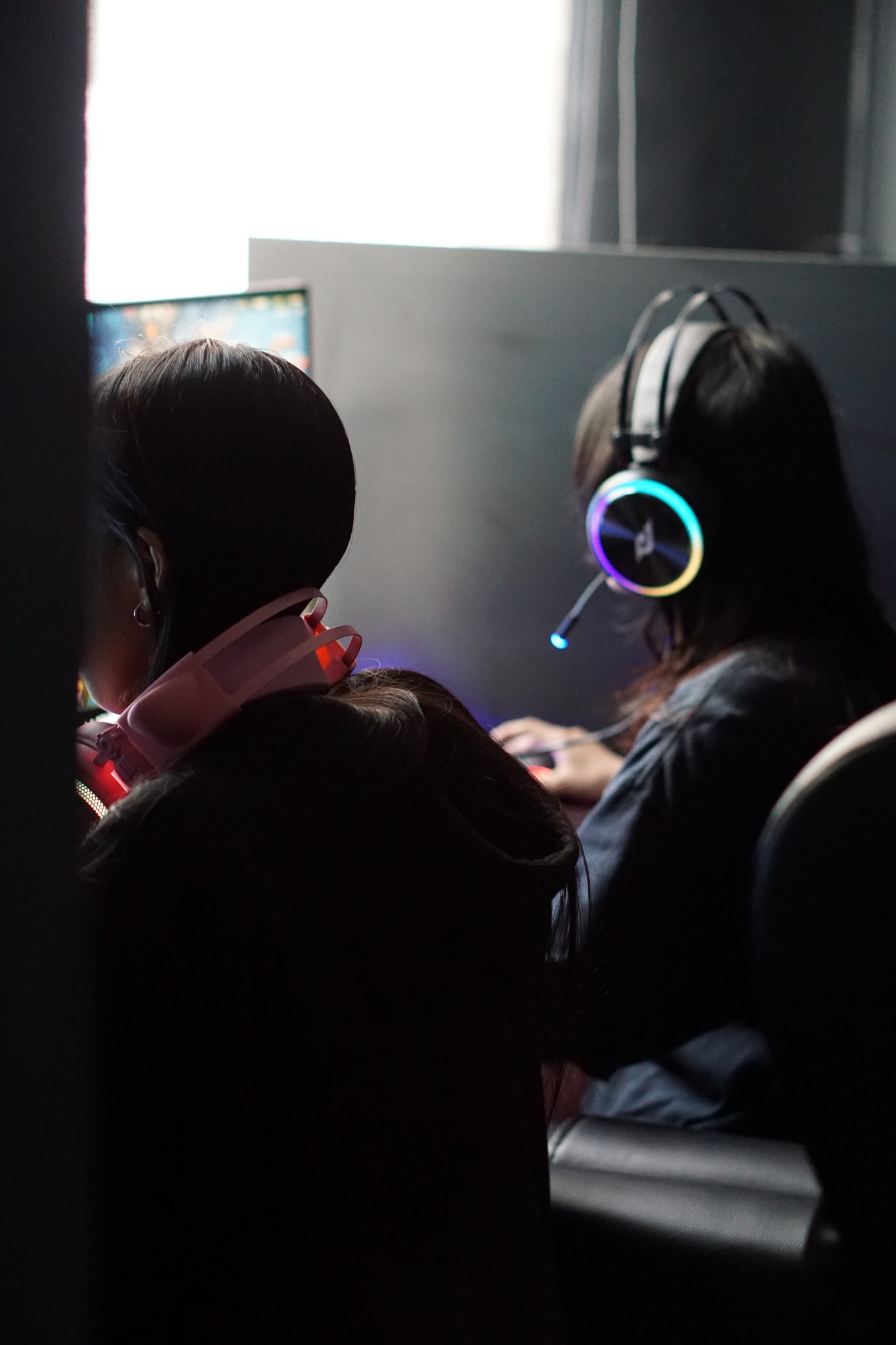 COUPLE ROOM | 10.000Đ/GIỜ | I5 10400F |16GB | GTX 1650SUPER| 165HZ MONITOR thumbnail