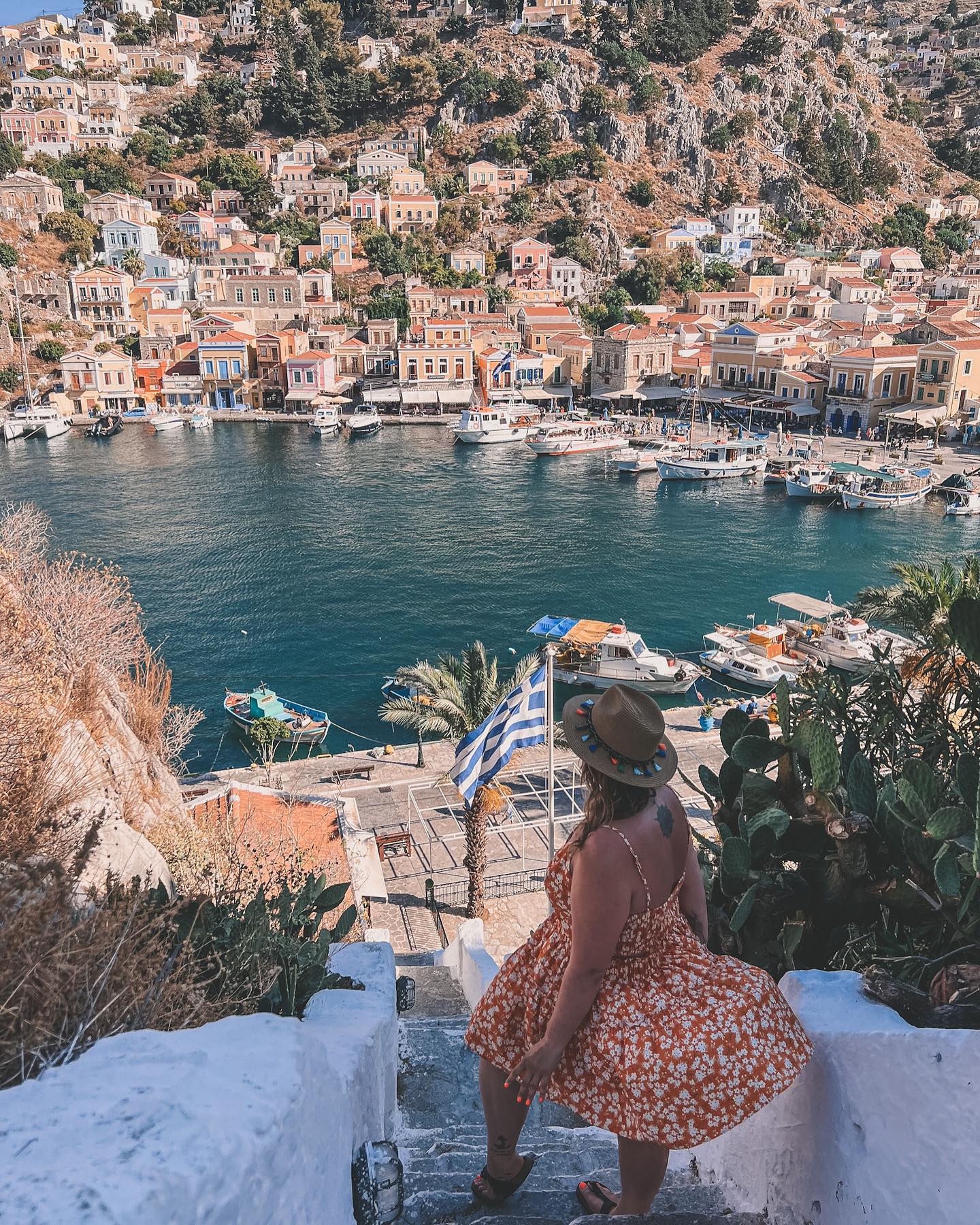 Symi ~ mit einer der wunderschönsten Hafenstädte die ich dieses Jahr besucht habe! 🥰 Griechenland hat einfach so viele t