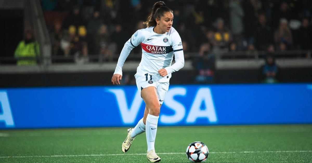 Entrevista a Lieke Martens: "Les futbolistes hem de prendre decisions que molts homes no tenen en consideració" thumbnail