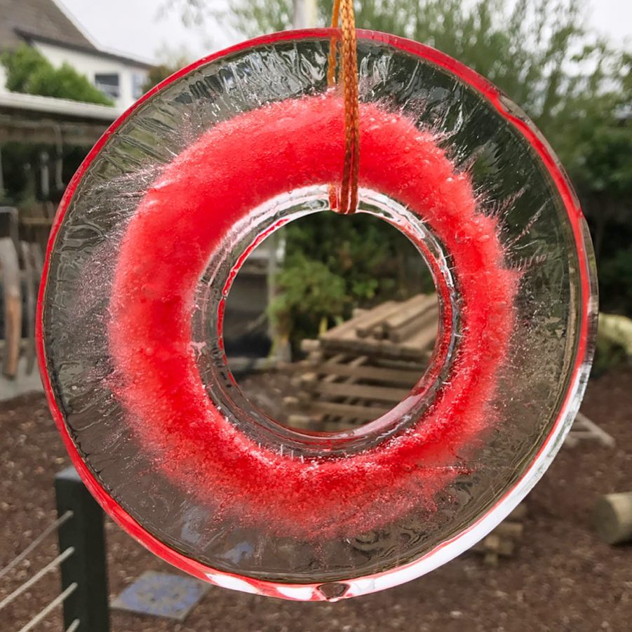 using boiled water made this ice wreath so clear... check it out!
.
.
.
.
#stem
#steam
#sciencemadefun 
#earlychildhoode