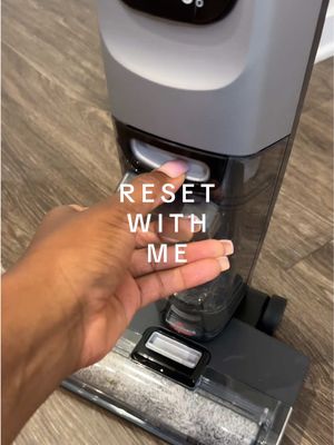 #ad closing shift before bed with my @BISSELL Clean CrossWave OmniForce. There’s just something about waking up to clean