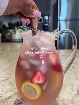 Pink panty dropper for the summer! 🫦💕🌸🎀 All you need: -Vodka -Pink lemonade  -Light beer  -Strawberries and lemon 🍋  -Ri