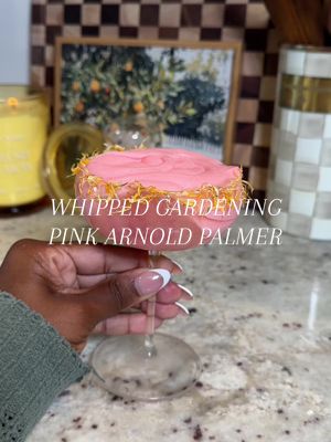 Make a whipped gardening pink Arnold Palmer with me 🍋🍃💓💐#drink #drinkideas #arnoldpalmer #pinklemonade #aesthetic #asmr 