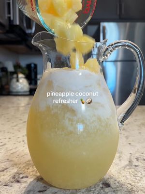 easy gut friendly pineapple coconut refresher with @wildwonder 🍍🥥🌴☀️ it’s soo good and refreshing! Bring it to the cooko
