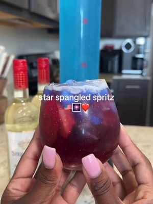 It’s giving Fourth of July party 🎆💙 #summerdrinks #fourthofjulyweekend #drinks #summer #drinkideas #refreshing #asmr #dr
