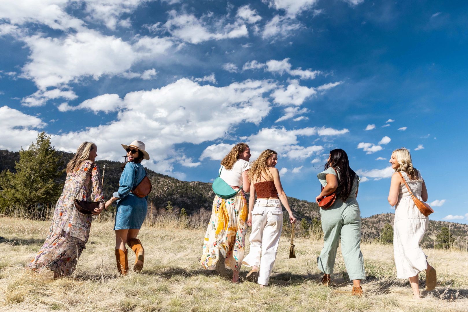 Handcrafted Leather Bags and Wallets | Lyons Leather Co. thumbnail