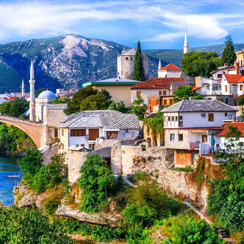 Montenegro, Albânia, Macedónia do Norte, Kosovo e Bósnia, com hotéis e café da manhã inclusos. thumbnail