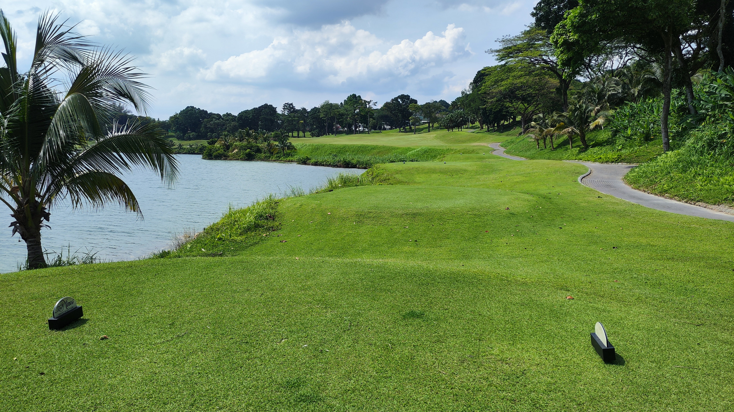 Hole 2 Par 5 at The Mines Golf: Risk and Reward Challenge thumbnail