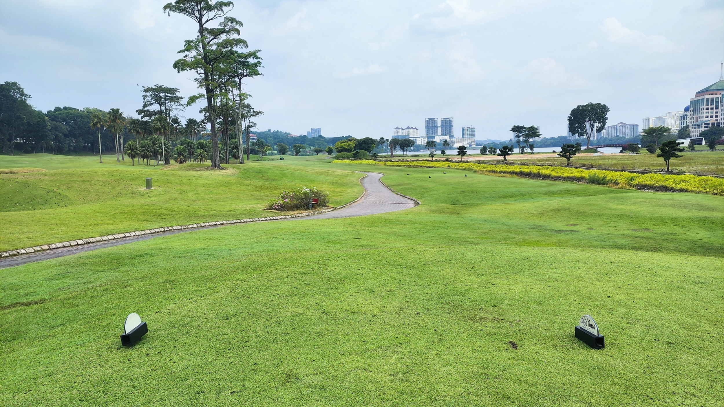 Hole 4 Par 4 at The Mines Golf: Test of Precision thumbnail