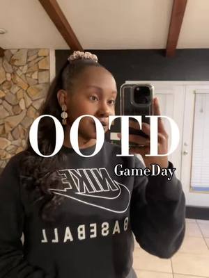 …can’t go wrong with black on black.  Crewneck & Leggings: @Nike  Scrunchie: @Etsy  Earrings: @Amazon  Shoes: @Jordan  #