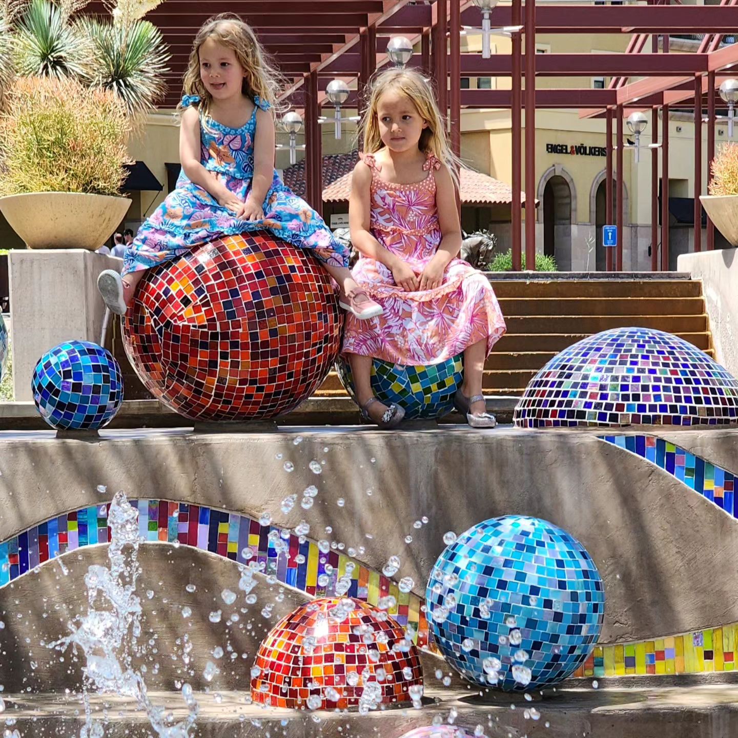 Scottsdale, AZ
May - 2023
#nieces #fountain #scottsdale #oldtown #arizona #az #desertlife #dresses #whoisedlewis #nofilt