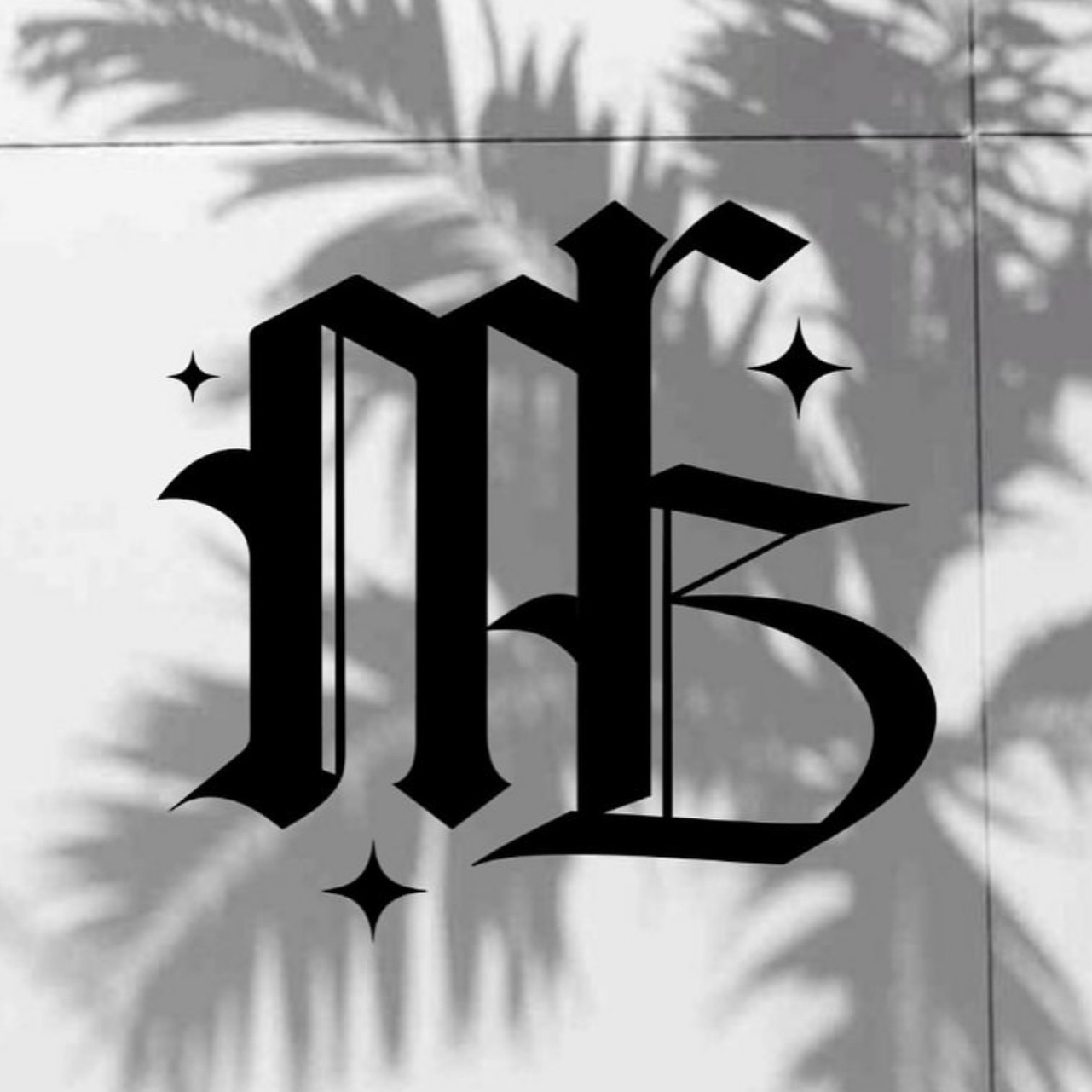 MAKE-UP - MARIAH-RAE CASE thumbnail